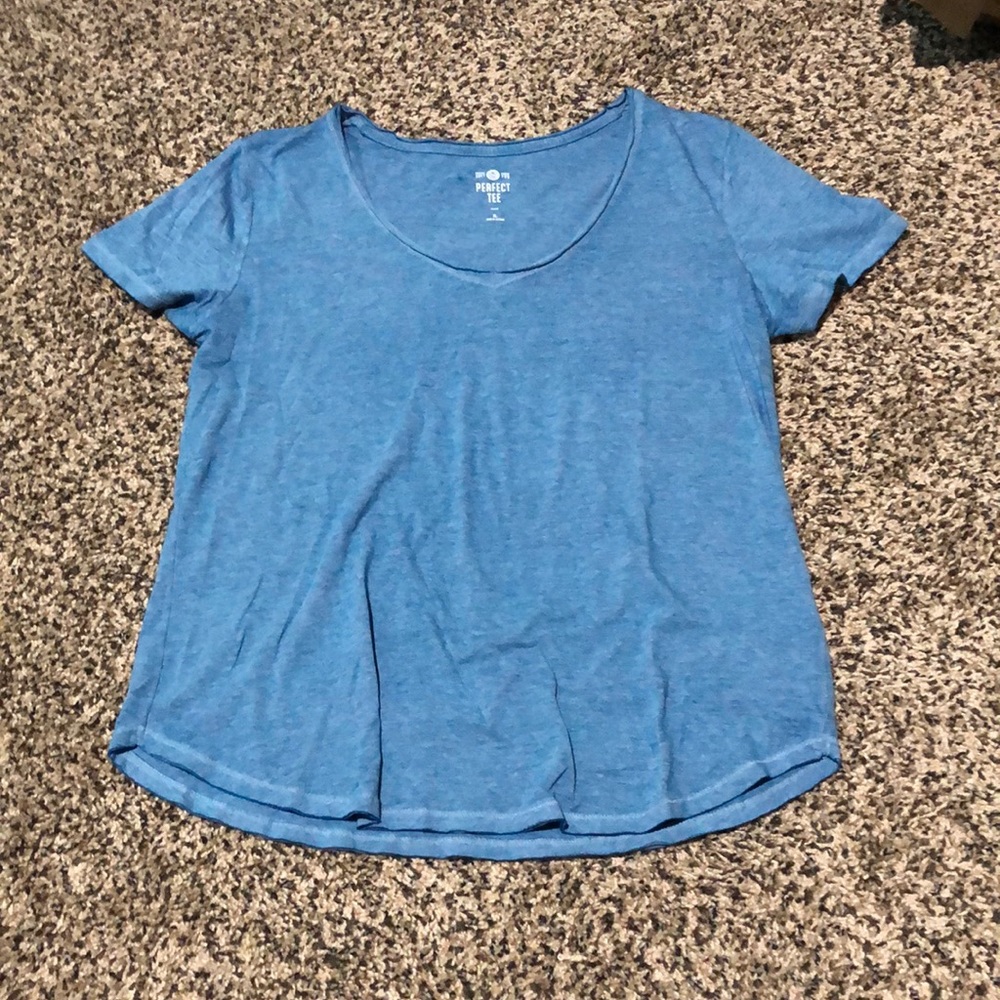 3/$20 Brand new worn once SO perfect tee